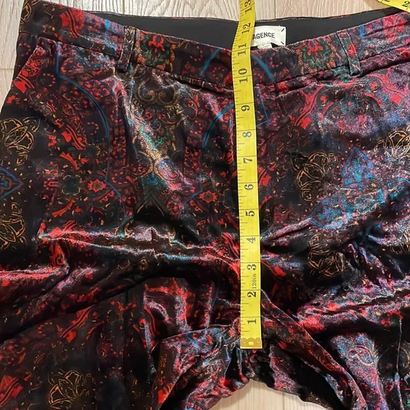 L'agence Lane Flared Trouser in Black & Red Medallion Paisley, sz 10 - Picture 14 of 16